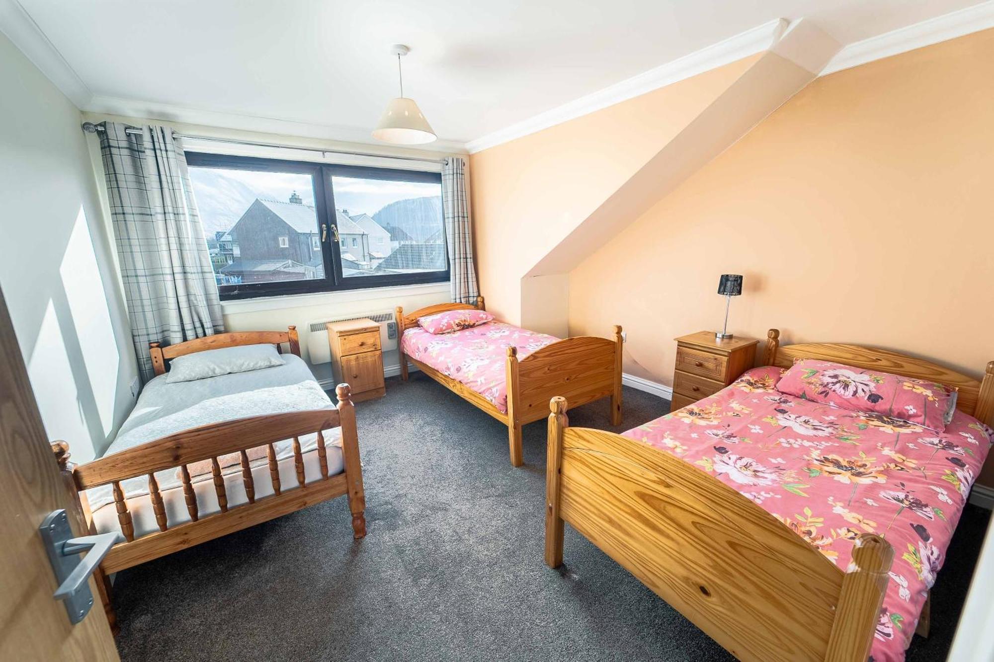 Ben View Apartment Caol Екстериор снимка
